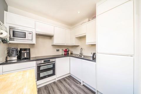 2 bedroom flat for sale, Plough Way, London SE16
