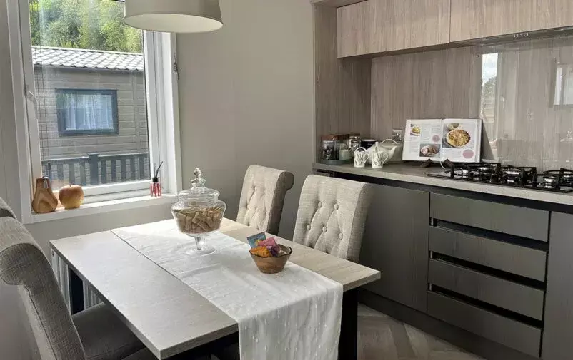 Dining Room Edit Web 1 802x505 F50 50