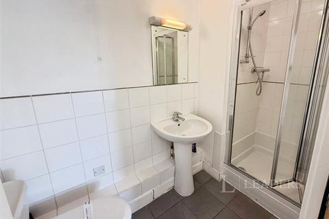 Flat to rent, High Street, Southampton, Hampshire, SO14