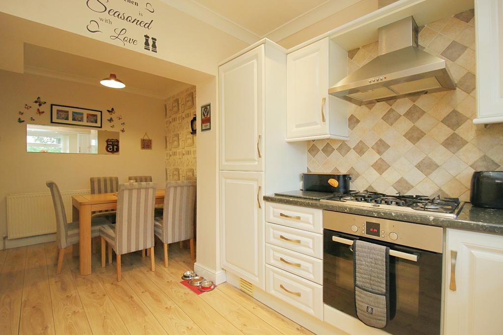 Kitchen/Dining