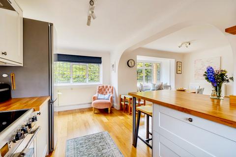 1 Birchen Close, Woodcote, Reading, RG8 0SW
