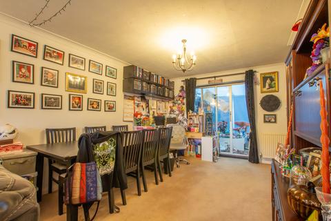 undefined, Lilac Close, Reading RG8