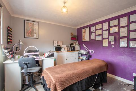 5 Lilac Close, Purley On Thames, Reading, RG8 8TG