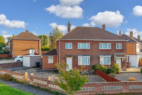 Studfall Avenue, Corby NN17
