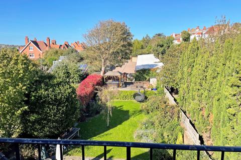 2 bedroom flat for sale, Harrington Road, Brighton BN1