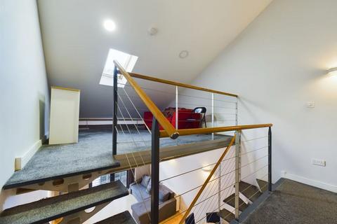 undefined, Henry Street, L1