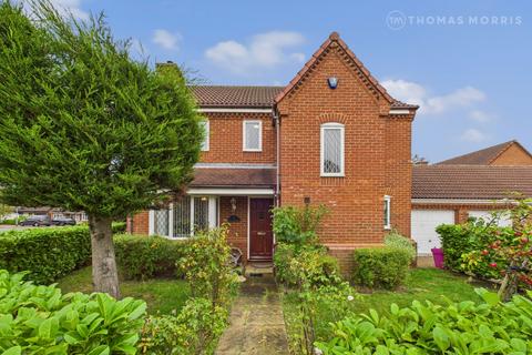 4 bedroom detached house for sale, Freemantle Court, St. Neots PE19