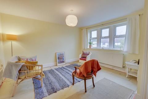 3 bedroom end of terrace house for sale, Sussex Avenue, Horsforth, Leeds, West Yorkshire, LS18