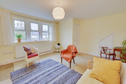 3 bedroom end of terrace house for sale, Sussex Avenue, Horsforth, Leeds, West Yorkshire, LS18