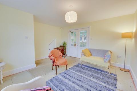 3 bedroom end of terrace house for sale, Sussex Avenue, Horsforth, Leeds, West Yorkshire, LS18
