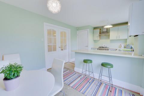 3 bedroom end of terrace house for sale, Sussex Avenue, Horsforth, Leeds, West Yorkshire, LS18