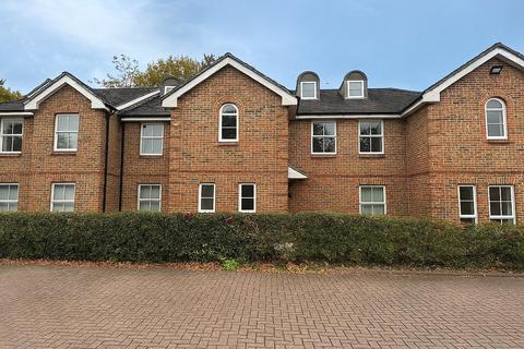 2 bedroom apartment to rent, Poplar Close, Bracknell, Berkshire, RG12
