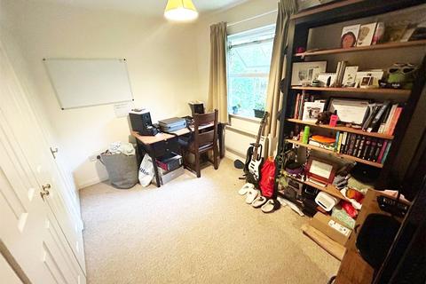 2 bedroom apartment to rent, Poplar Close, Bracknell, Berkshire, RG12
