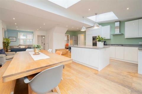 undefined, Yew Tree Road, London W12