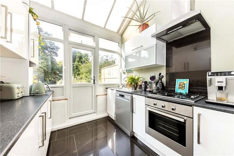 2 bedroom flat to rent, Batoum Gardens, London W6