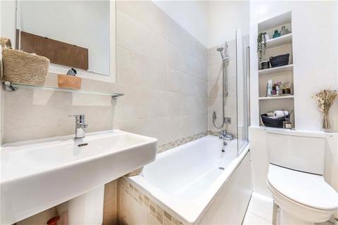 2 bedroom flat to rent, Batoum Gardens, London W6
