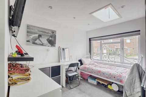 5 Milbanke Close, Shoeburyness, Southend-on-sea, SS3 8BU