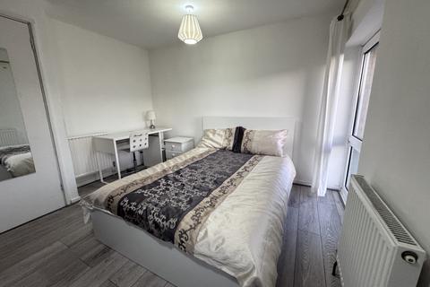 undefined, Harefields, Room 1, OX2