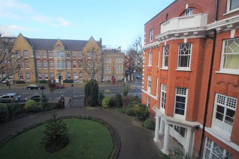 1 bedroom in a flat share to rent, Elgin Avenue, London W9
