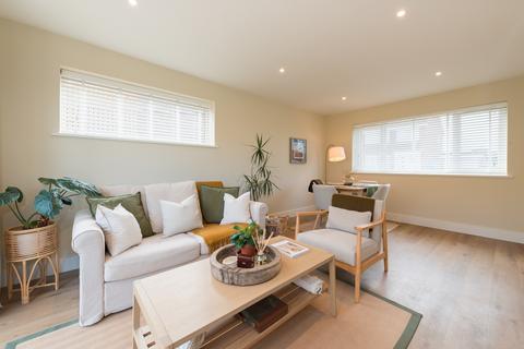 2 bedroom bungalow for sale, Dorset Close, Whitstable