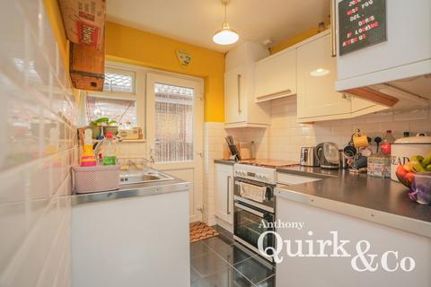 2 bedroom detached bungalow for sale, Keegan Place, Canvey Island, SS8