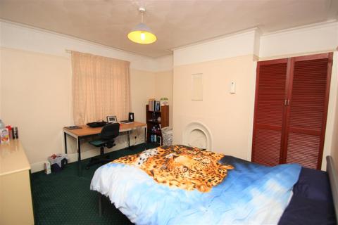 2 bedroom flat to rent, Cowley Road, Oxford