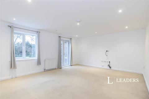5 bedroom semi-detached house to rent, Hersham Road, Hersham, Walton-on-Thames, KT12