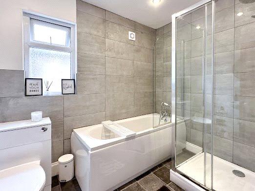 Bathroom/Shower