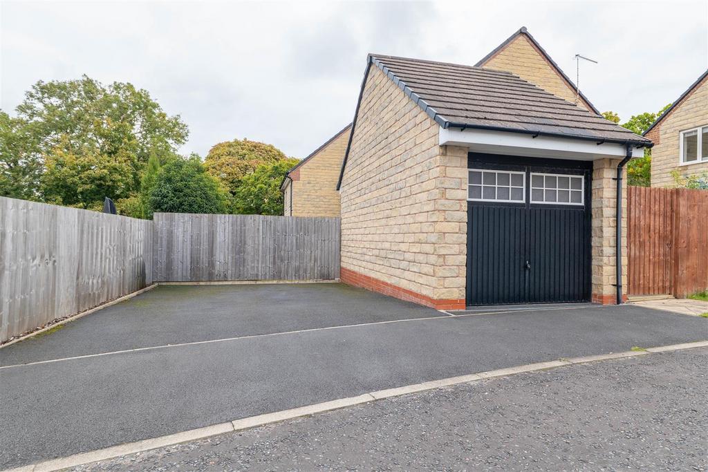 Garage/Parking