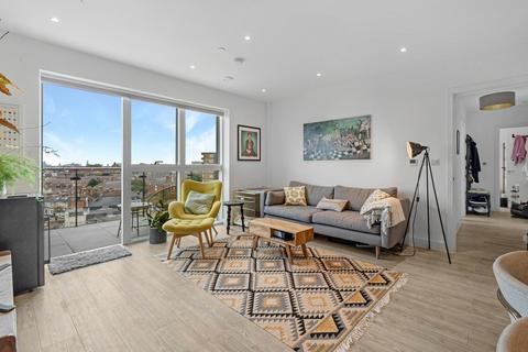 2 bedroom apartment for sale, Matthias Road, London, N16