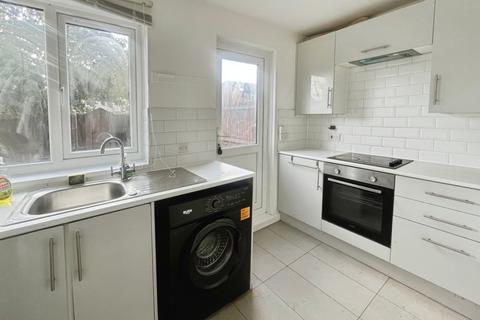 undefined, Linslade Close, Hounslow