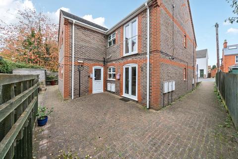 2 bedroom flat for sale, Newbury,  Berkshire,  RG14
