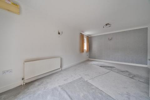 2 bedroom flat for sale, Newbury,  Berkshire,  RG14