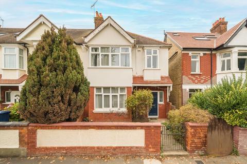 undefined, Niagara Avenue, London W5