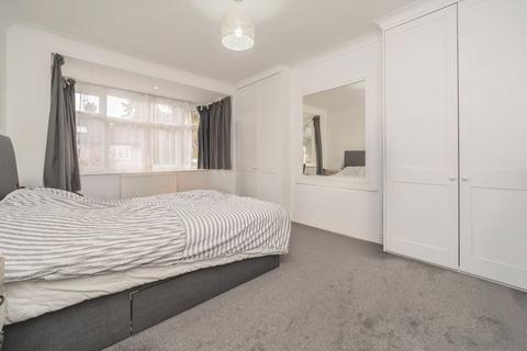 undefined, Niagara Avenue, London W5