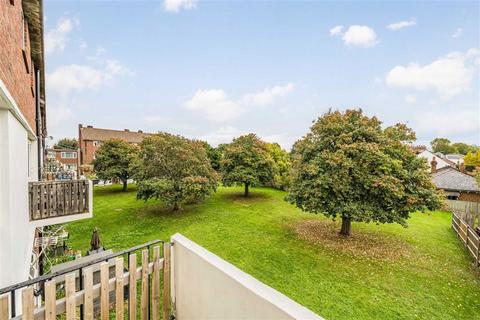 undefined, Little Queens Road, Teddington TW11