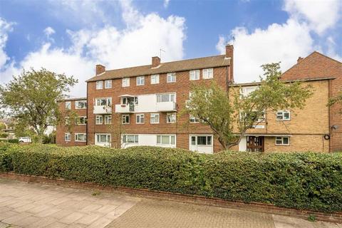 Little Queens Road, Teddington TW11