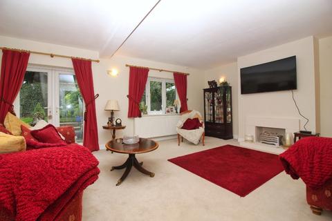 3 bedroom semi-detached house for sale, Hever Avenue, West Kingsdown TN15