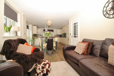 3 bedroom semi-detached house for sale, Hever Avenue, West Kingsdown TN15