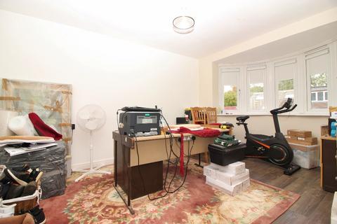 3 bedroom semi-detached house for sale, Hever Avenue, West Kingsdown TN15