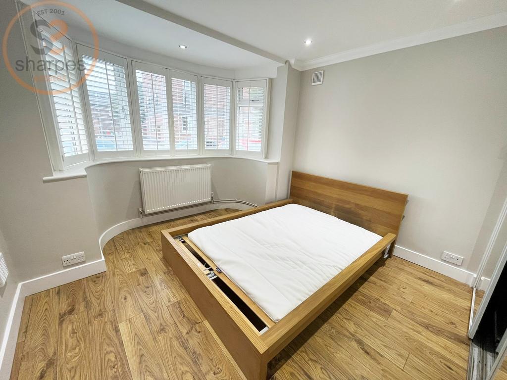 1. bedroom.jpeg