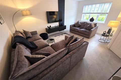 3 bedroom detached house to rent, Machrie Way, Fardalehill, Kilmarnock