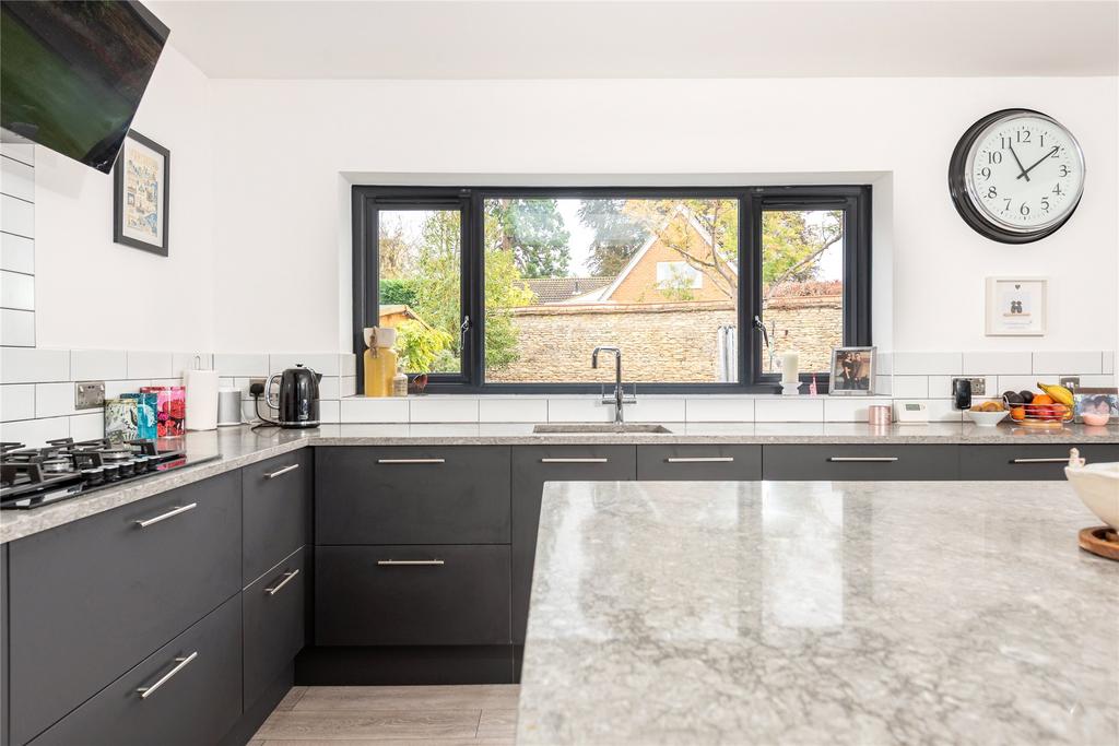 Kitchen/Dining Rm