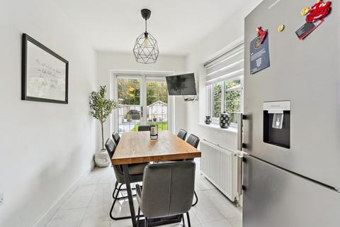 undefined, Pinner View, North Harrow HA1