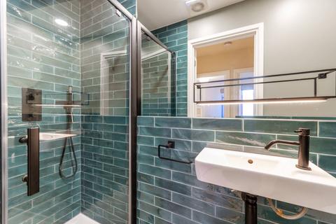 2 bedroom flat for sale, Ledbury Road, Artesian Village, London, W11