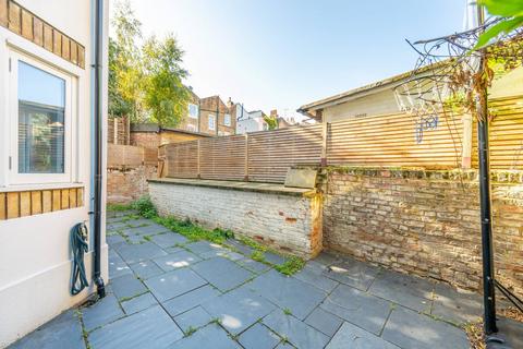 2 bedroom flat for sale, Ledbury Road, Artesian Village, London, W11