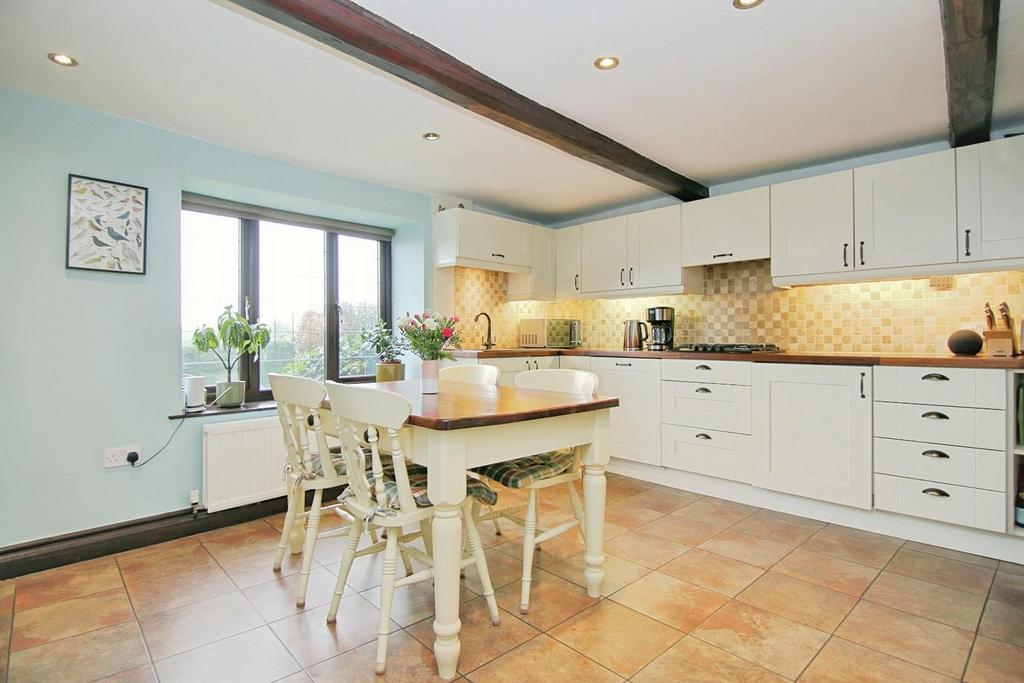 Kitchen diner