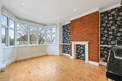 3 bedroom flat to rent, Long Drive, Acton
