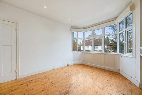 3 bedroom flat to rent, Long Drive, Acton