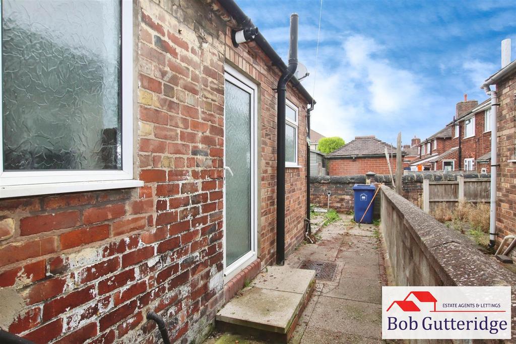 Enclosed rear yard